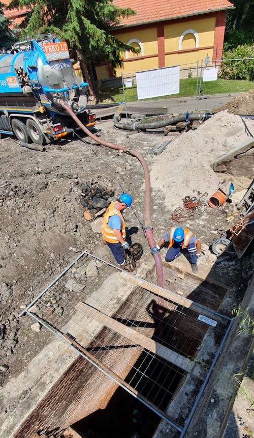 Práce sacími bagry