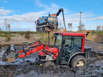 Práce sacími bagry